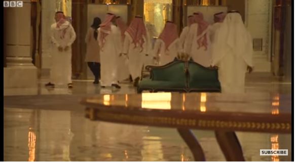 أول ظهور لأمراء السعودية المحتجزين داخل فندق «الريتز» (فيديو)