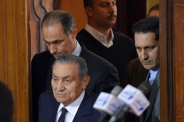 مصطفى بكري يكشف كواليس الساعات الأخيرة قبل تنحي مبارك