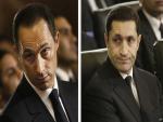 قبول طلب رد قاضي محاكمة علاء وجمال مبارك في «التلاعب بالبورصة»